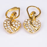 Set premium Emporia, compus din 5 piese în tonuri aurii, prezentat într-o cutie cadou exclusivă cu aspect de piele (ceas, brățară, colier, cercei și inel, decorate cu cristal alb Emporia).