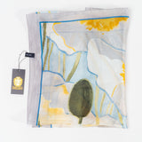 Eșarfă „Grădina Luminată”, 85 x 180 cm, bleu deschis, 100% mătase vegană