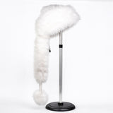 Căciulă de iarnă din blană artificială albă, cu eșarfă – mărime universală