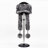 Căciulă de iarnă din blană artificială argintie, cu eșarfă – mărime universală