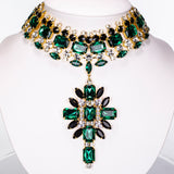 Set din Aliaj Placat cu Aur ( 100 grame ) cu Cristal Verde Emporia® și Cristal Alb Emporia® ( Colier+Cercei )