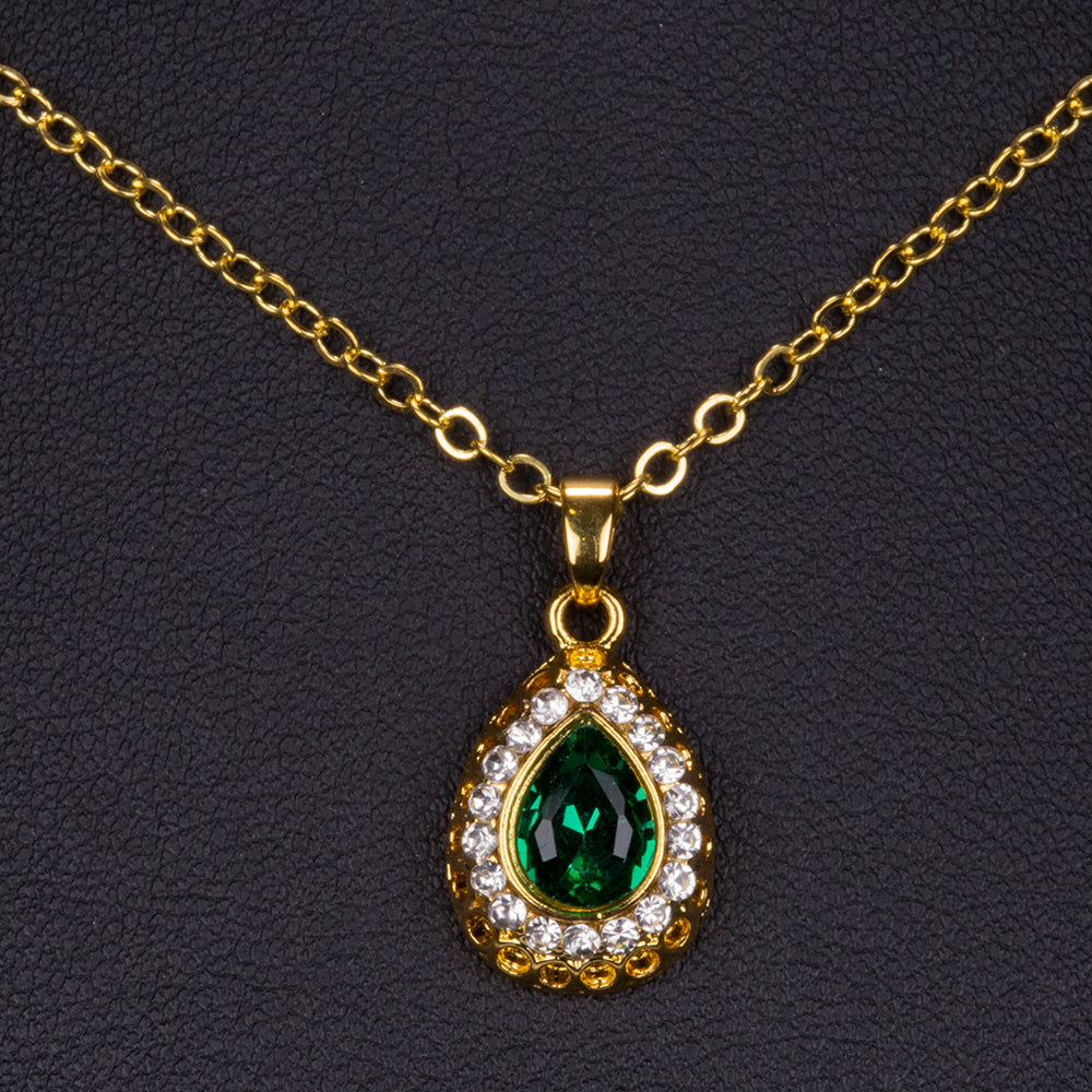Set din Aliaj Placat cu Aur ( 13 grame ) cu Cristal Verde Emporia® și Cristal Alb Emporia® ( Colier+Cercei+Brățară+Inel+Pandantiv )