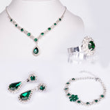 Set din Aliaj Placat cu Aur ( 30 grame ) cu Cristal Verde Emporia® și Cristal Alb Emporia® ( Colier+Cercei+Brățară+Inel )