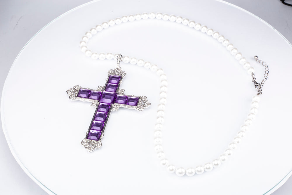 Cruce Colier din Aliaj Placat cu Aur Alb cu Cristal Violet Emporia® și Perlă de cristal