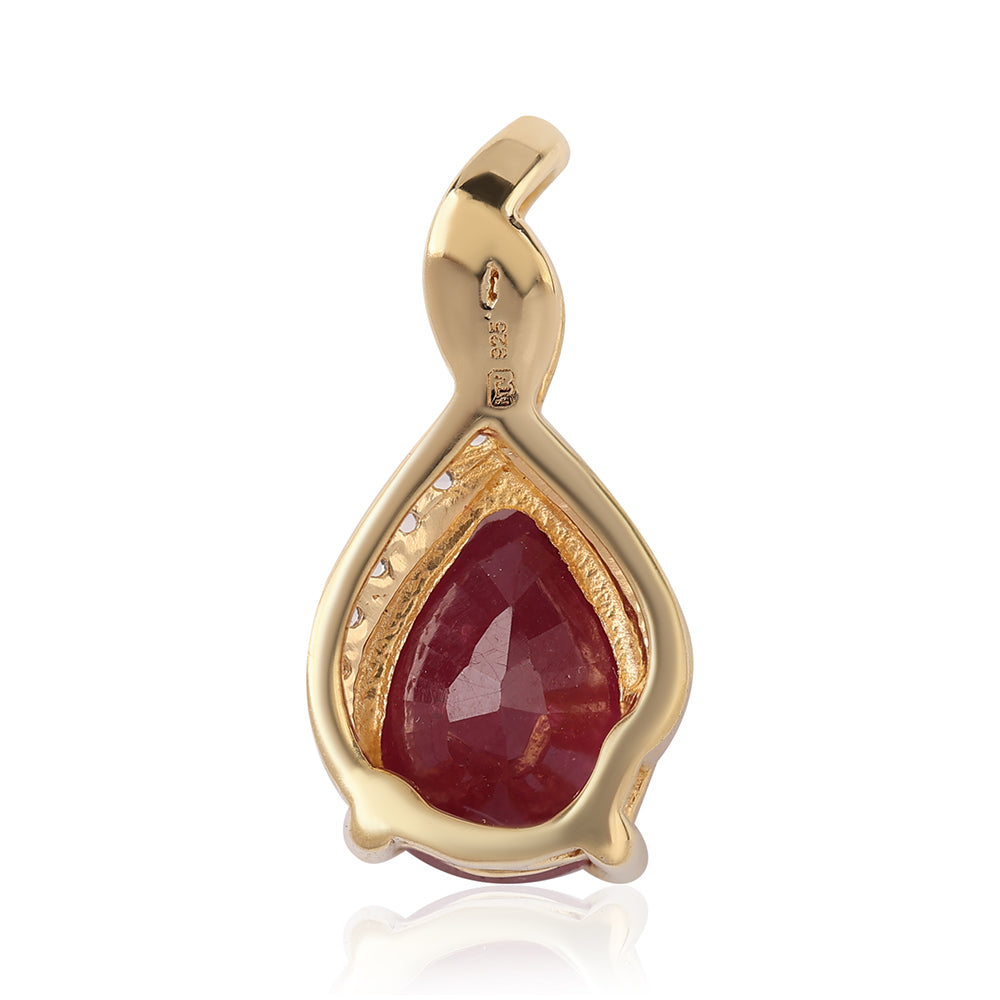 Pandantiv din Argint 925 Placat cu Aur ( 0.64 grame ) cu Rubin Mozambic și Topaz Alb 1.65 Carate