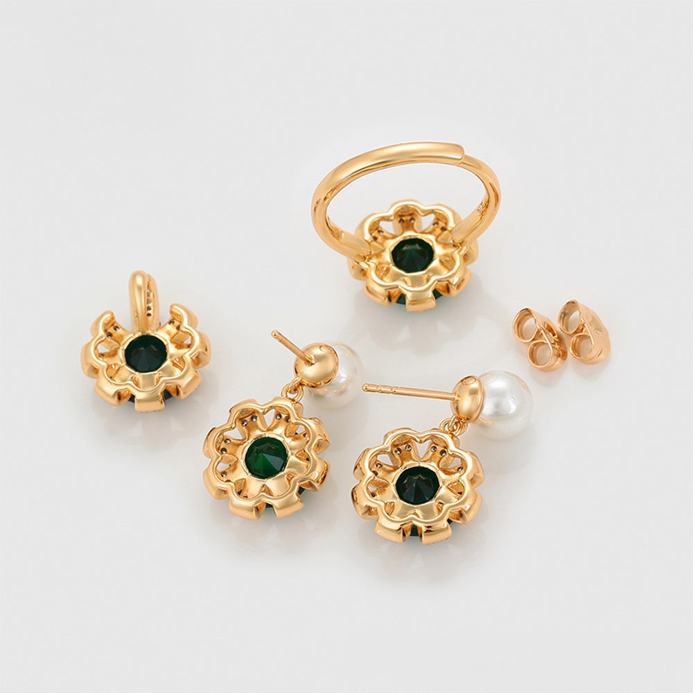 Set din Aliaj Placat cu Aur cu Cristal Verde Emporia® și Perlă de cristal ( Cercei+Inel+Pandantiv )