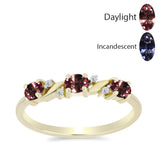 Inel din Argint 925 Placat cu Aur ( 1.64 grame ) cu Granat Bekily care își schimbă culoarea și Topaz Alb 0.59 Carate